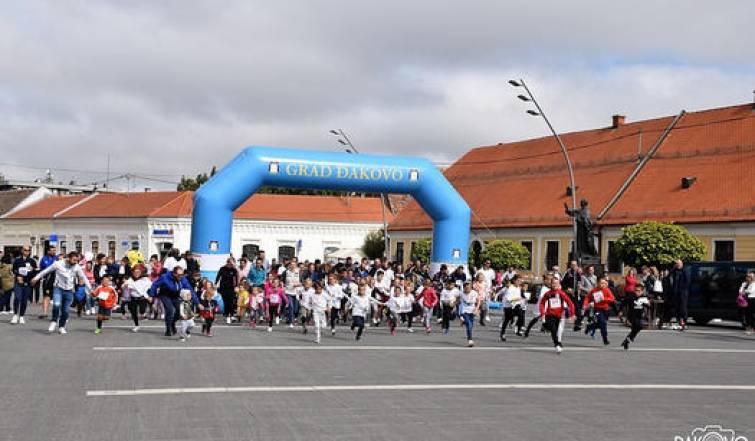 Mini maraton "Trk za Zvrkom 2021"